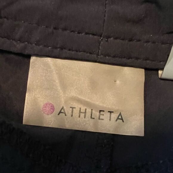 Athleta black cargo capris. Size 8.‎ - Picture 5 of 10